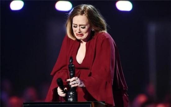 BRIT Awards 2016: Adele là duy nhất và cuối cùng
