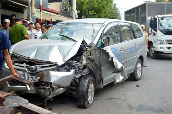 ngoi trong tiem, tho sua xe bi o to