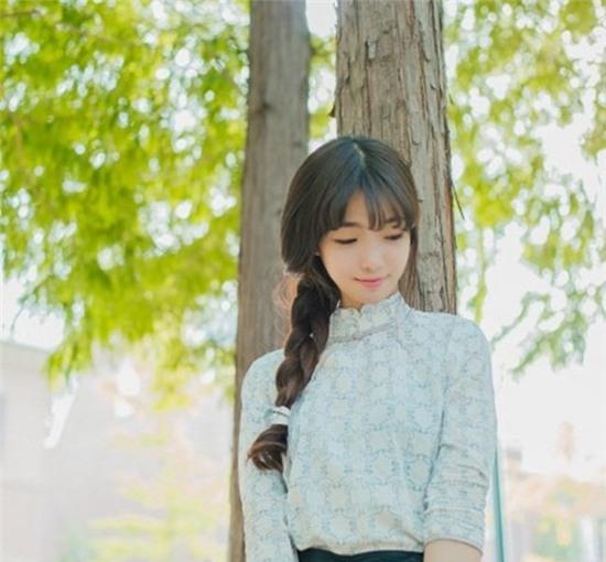 Cô giáo hotgirl trẻ trung nhí nhảnh hơn cả học sinh