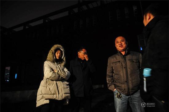 Trung Quốc: Trời rét căm, bố mẹ vẫn đứng ngoài chờ con thi tuyển vào trường Nghệ thuật - Ảnh 7.