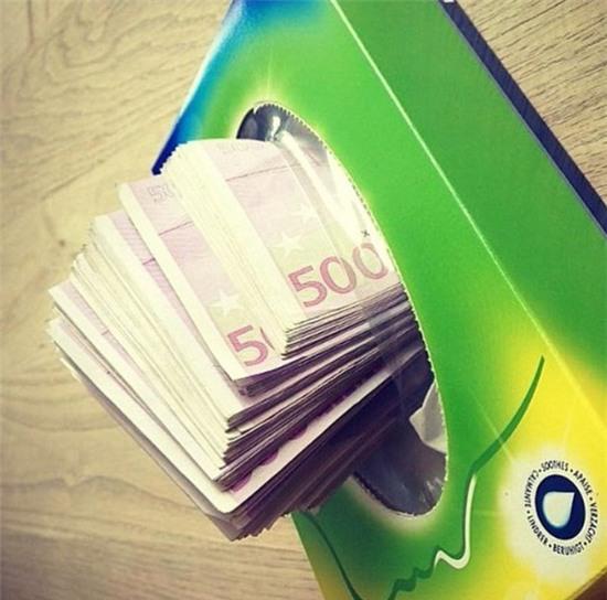 Hội con nhà giàu London: Xế thì dát vàng, tiền thì để lau giày - Ảnh 7.