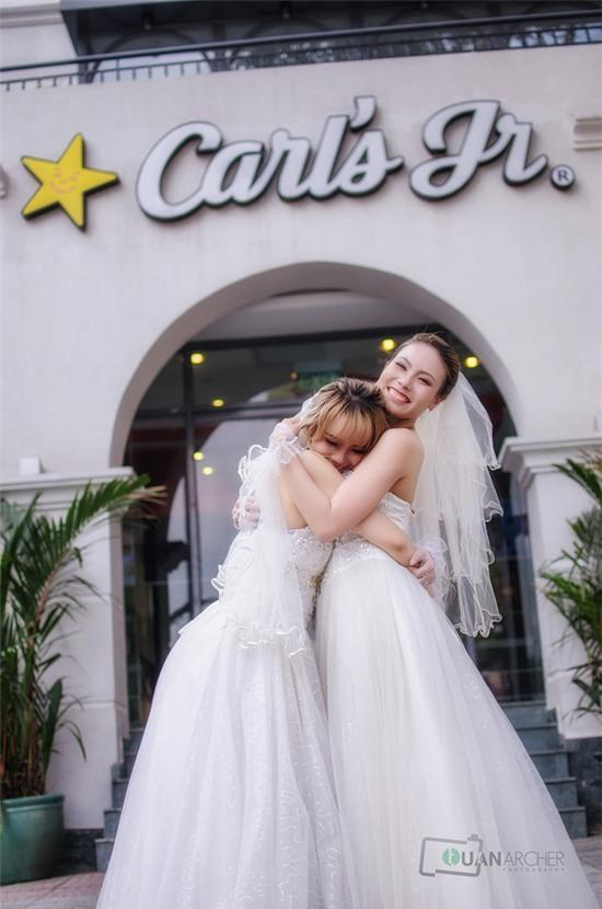 Hai cô gái đi chụp ảnh cưới sau khi chia tay bạn trai: Tình cảm của chúng mình là thật - Ảnh 3.