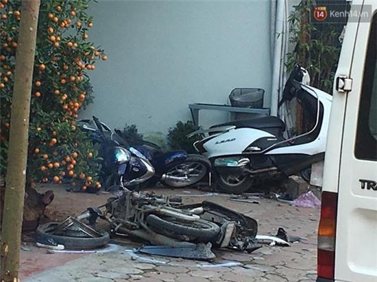 Hà Nội: Người phụ nữ lái xe Camry gây tai nạn kinh hoàng, 3 người thương vong - Ảnh 3.