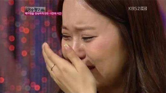 Nữ ca sĩ tài năng Baek Ji Young gặp phải không ít sóng gió khi phải đối mặt với scandal tình dục, clip ‘ nóng ‘ của cô bị lan truyền trên Internet