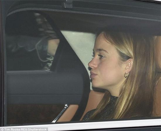 Thành viên xinh đẹp nhất Hoàng gia Anh đẹp rạng ngời trên bìa tạp chí - Ảnh 4.