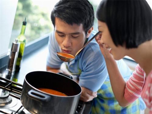 hanh phuc voi co vo xau nhung gioi nau an - 1