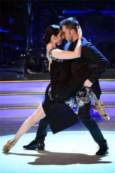 del-piero-cang-thang-khi-nhay-cung-nguoi-dep-2