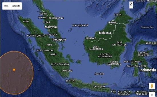 dong dat cuc manh, canh bao song than o indonesia hinh anh 1