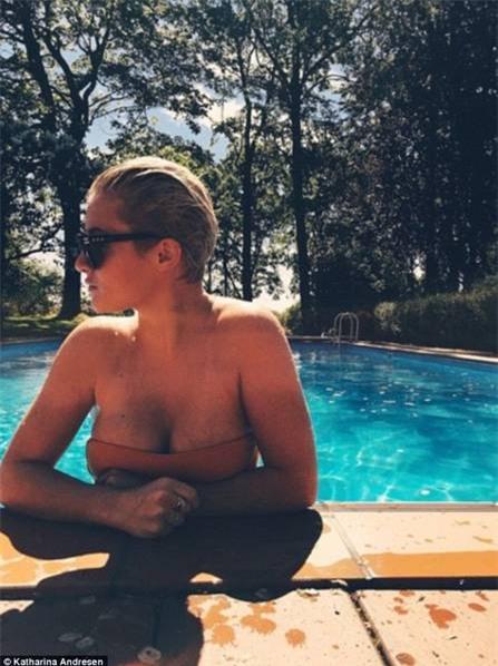 Nữ tỷ phú 9X chán nản vì phải đi học và ở ký túc xá tồi tàn - Ảnh 2.