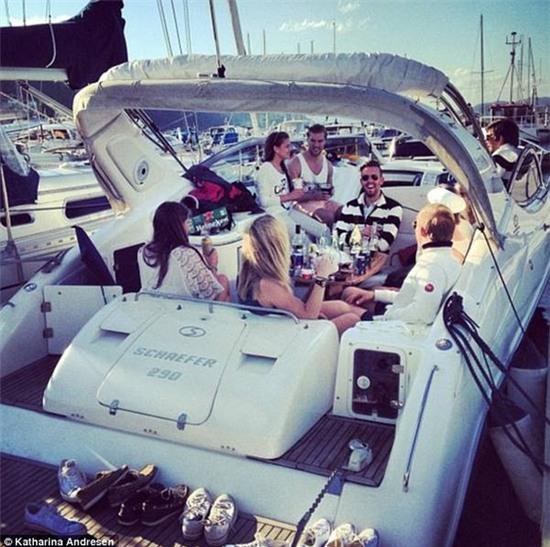 Nữ tỷ phú 9X chán nản vì phải đi học và ở ký túc xá tồi tàn - Ảnh 4.