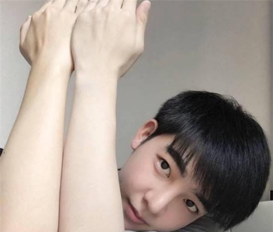 Màn lột xác hoàn hảo từ chàng trai đen nhẻm thành nam thần của 9x Thái Lan - Ảnh 7.