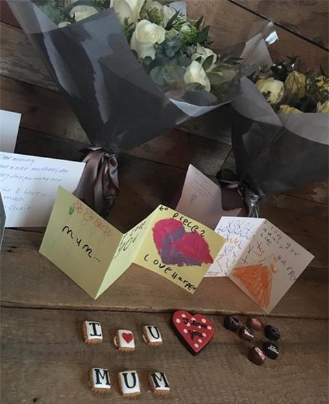 sao-anh-ron-rang-trong-ngay-cua-me