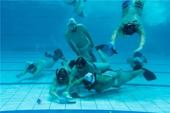 Những môn thể thao lạ lùng hấp dẫn du khách