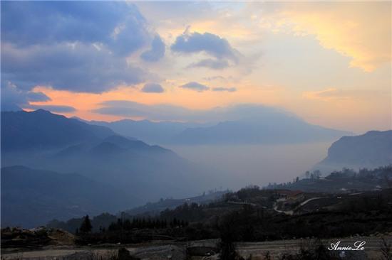 Y Tý mùa bồng bềnh mây trôi