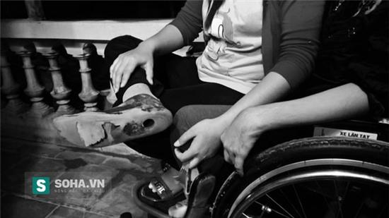 Khi Hoàng Anh không có khả năng lao động, Lý đã chấp nhận mọi cơ cực, ngủ cầu thang, cơm thừa canh cặn, để nuôi Hoàng Anh đi học nghề.