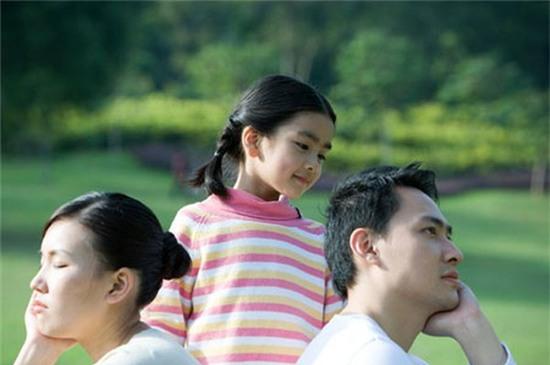 Mùng tám tháng ba, chiếc