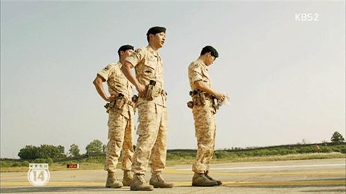 Người đàn ông bị cảnh sát bắt giữ can tội... cố hóa trang thành Song Joong Ki cho bõ cơn ghen - Ảnh 1.