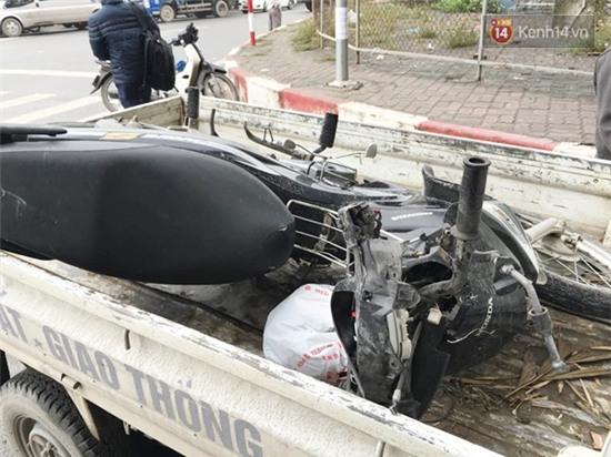 Hà Nội: Nam thanh niên chạy xe máy lên cầu Lĩnh Nam rồi rơi xuống đất, tử vong tại chỗ - Ảnh 2.