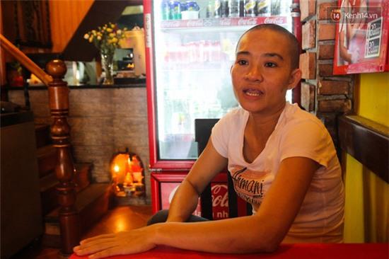 Con gái 6 tuổi bị bắt cóc may mắn trở về, người mẹ xuống tóc cảm ơn đời - Ảnh 1.