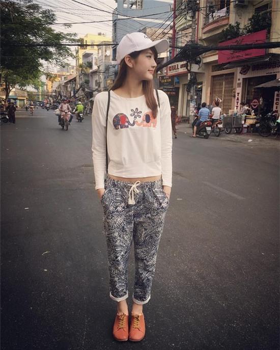 Loạt ảnh du lịch Sài Gòn của hot girl Malaysia khiến fan Việt thích thú - Ảnh 5.