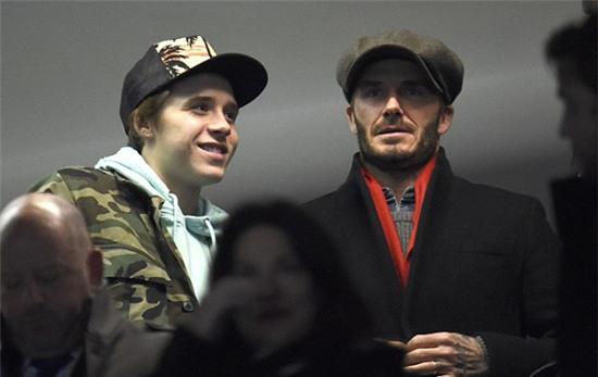 becks-va-con-trai-toi-stamford-bridge-co-vu-psg-2