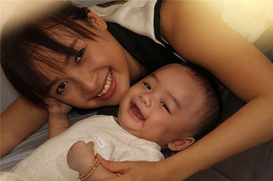 Lê Bê La khoe con trai kháu khỉnh