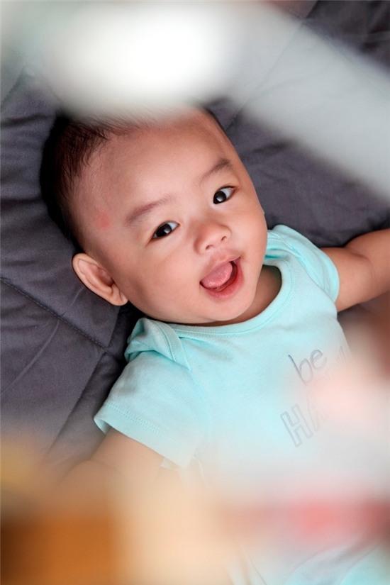 Lê Bê La khoe con trai kháu khỉnh