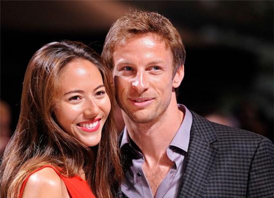 vua-bo-vo-jenson-button-voi-hen-ho-mau-playboy-9