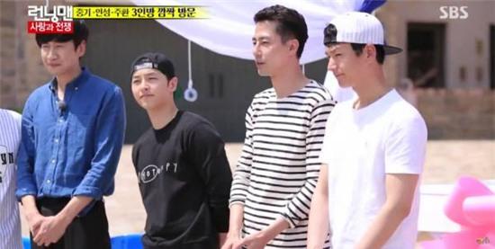 Loạt ảnh chứng minh quân nhân Song Joong Ki không thể cao 1m78, chỉ hơn 1m7 là cùng! - Ảnh 8.