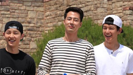 Loạt ảnh chứng minh quân nhân Song Joong Ki không thể cao 1m78, chỉ hơn 1m7 là cùng! - Ảnh 9.