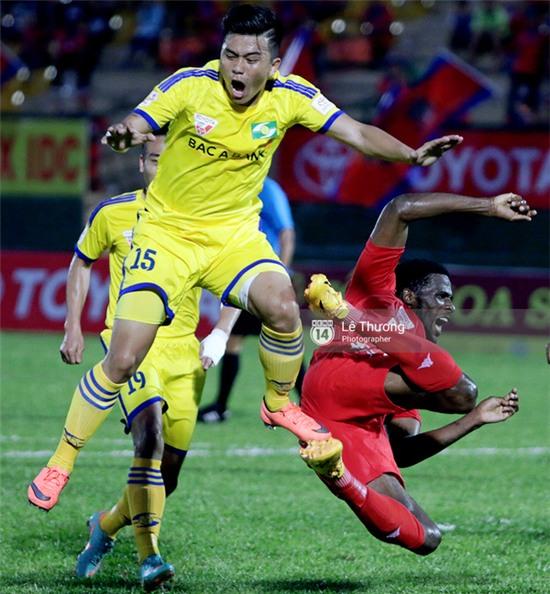 Hành động đẹp của HLV Hữu Thắng và bí mật giúp Quế Ngọc Hải tỏa sáng - Ảnh 11.