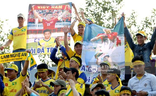 Hành động đẹp của HLV Hữu Thắng và bí mật giúp Quế Ngọc Hải tỏa sáng - Ảnh 6.