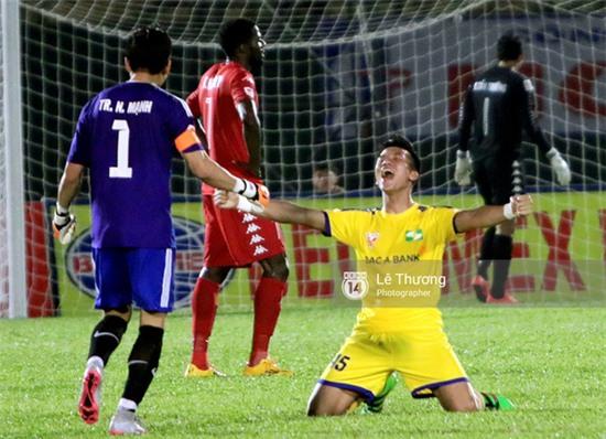 Hành động đẹp của HLV Hữu Thắng và bí mật giúp Quế Ngọc Hải tỏa sáng - Ảnh 9.