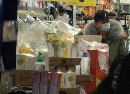 Loạt ảnh nghi vấn Huỳnh Tông Trạch hẹn hò mẫu nữ Nhật Bản - Ảnh 10.