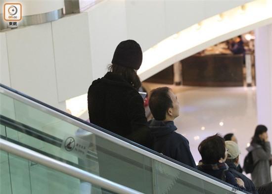 Loạt ảnh nghi vấn Huỳnh Tông Trạch hẹn hò mẫu nữ Nhật Bản - Ảnh 5.