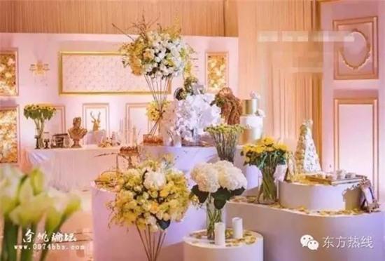 dam-cuoi-tang-iphone-ipad-cho-khach-moi-11