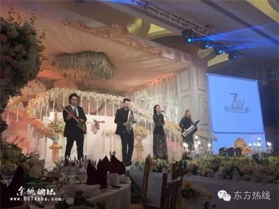 dam-cuoi-tang-iphone-ipad-cho-khach-moi-2