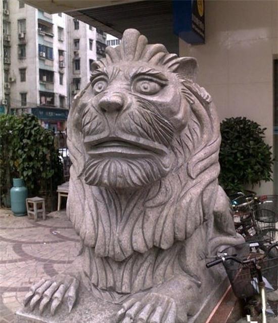 Chết cười với 13 chú sư tử oai hùng phiên bản lỗi