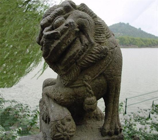 Chết cười với 13 chú sư tử oai hùng phiên bản lỗi