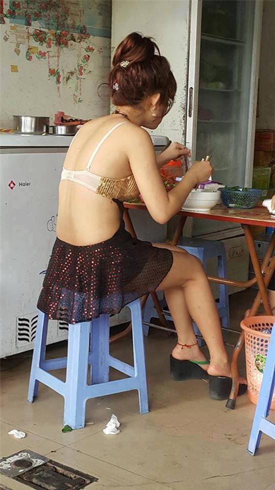 Đố bạn ngậm được mồm trước những thảm họa thời trang trên đường phố này! - Ảnh 5.