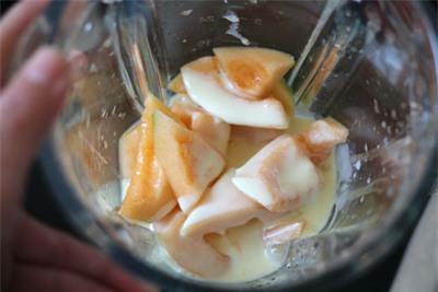 sinh-to-dua-luoi-kem-chocolate-2