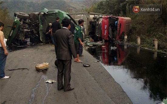 Hiện trường xe bồn đâm xe khách bốc cháy trên đèo Thung Khe khiến 3 người chết - Ảnh 12.