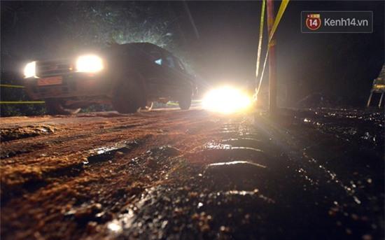Hiện trường xe bồn đâm xe khách bốc cháy trên đèo Thung Khe khiến 3 người chết - Ảnh 8.