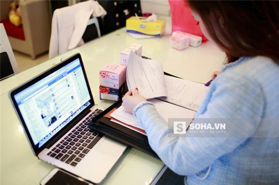 Đây không phải là 1 công việc vất vả, song nó đòi hỏi sự kiên nhẫn, tỉ mỉ và những kiến thức nhất định về việc chăm sóc sắc đẹp, về các loại mỹ phẩm khác nhau.