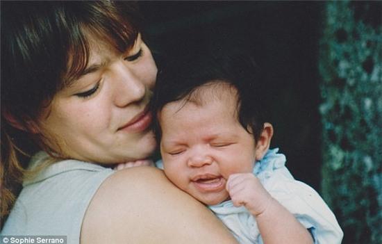 Vụ tráo nhầm con ở Pháp và bài học về tình mẫu tử