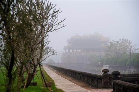 Xứ Huế huyền ảo, mộng mơ trong sương mờ