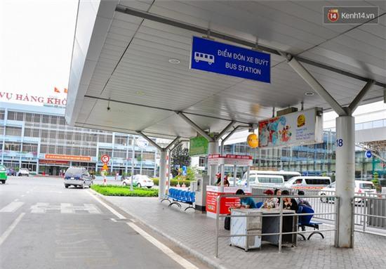 Trải nghiệm tuyến xe buýt 5 sao đầu tiên từ sân bay Tân Sơn Nhất vào trung tâm Sài Gòn - Ảnh 3.