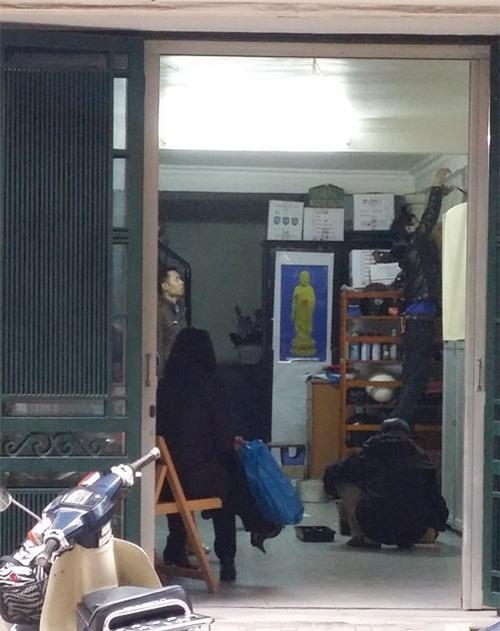 ngoi-nha-lanh-leo-nguoi-than-tran-lap-nuot-nuoc-mat-lo-tang-le-blogtamsuvn04