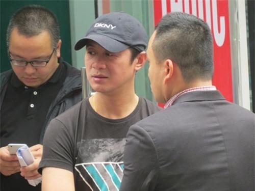 ngoi-nha-lanh-leo-nguoi-than-tran-lap-nuot-nuoc-mat-lo-tang-le-blogtamsuvn05