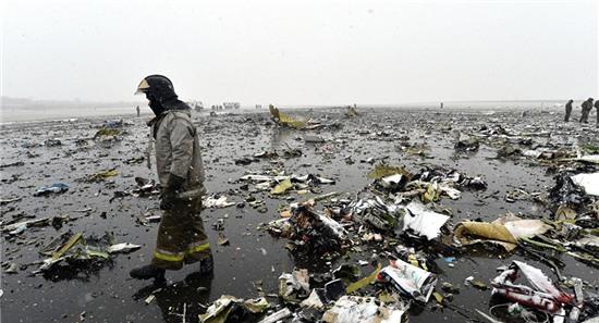 nu hanh khach thoat chet vi lo chuyen bay roi o nga hinh anh 1